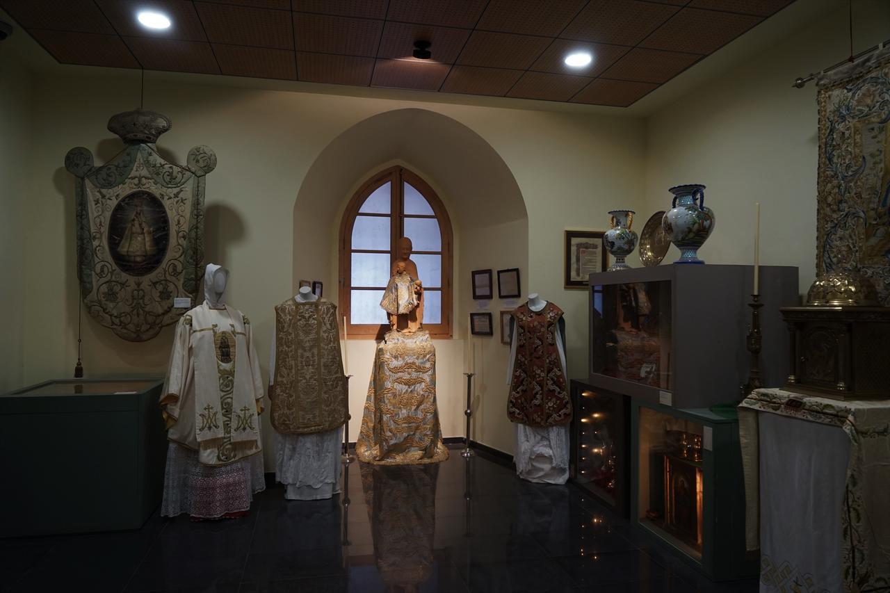 Monasterio De Santa Maria De Valvanera Anguiano ภายนอก รูปภาพ