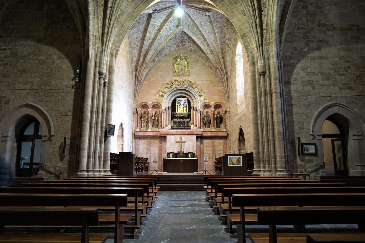 Monasterio De Santa Maria De Valvanera Anguiano ภายนอก รูปภาพ