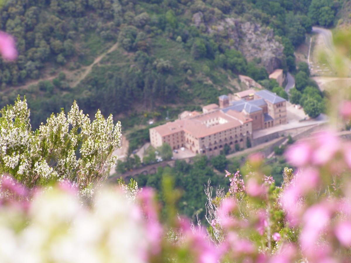 Monasterio De Santa Maria De Valvanera Anguiano ภายนอก รูปภาพ