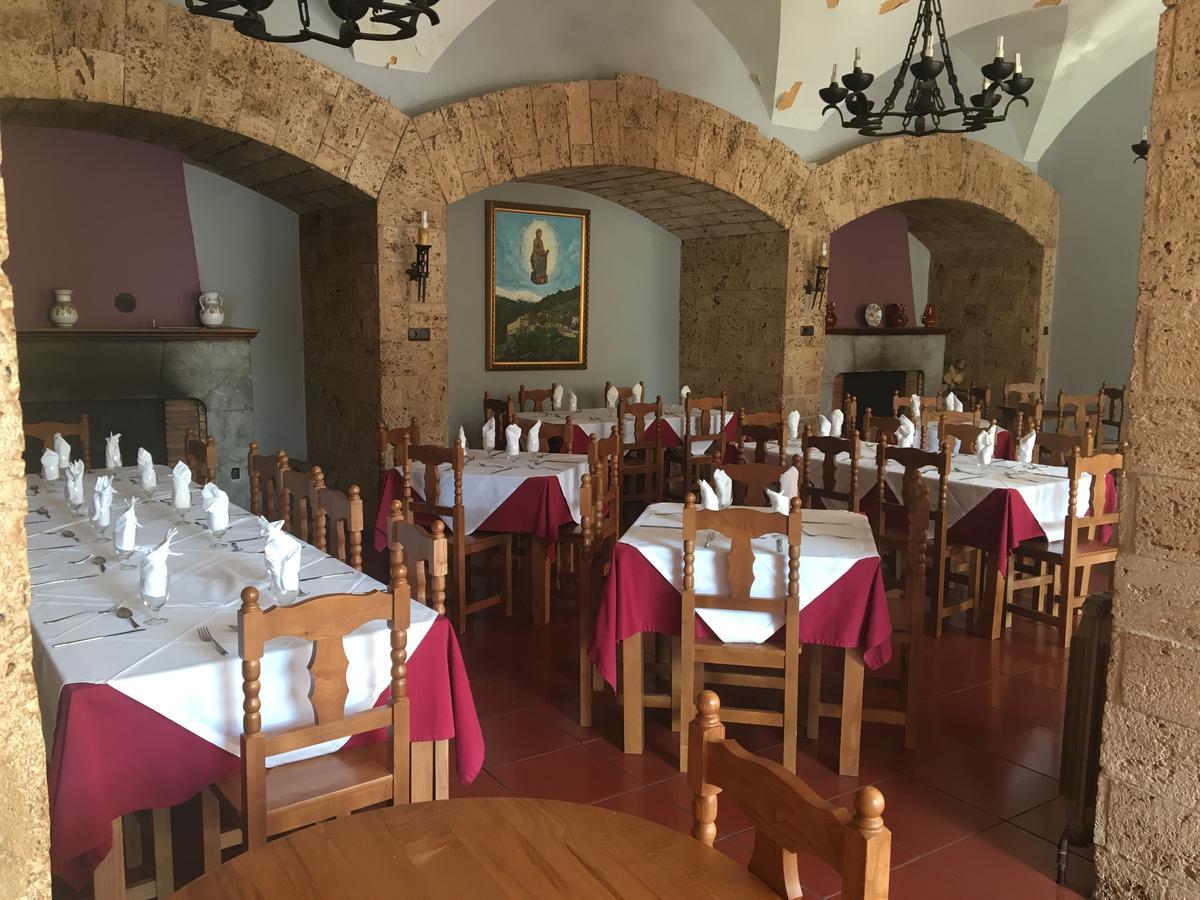 Monasterio De Santa Maria De Valvanera Anguiano ภายนอก รูปภาพ