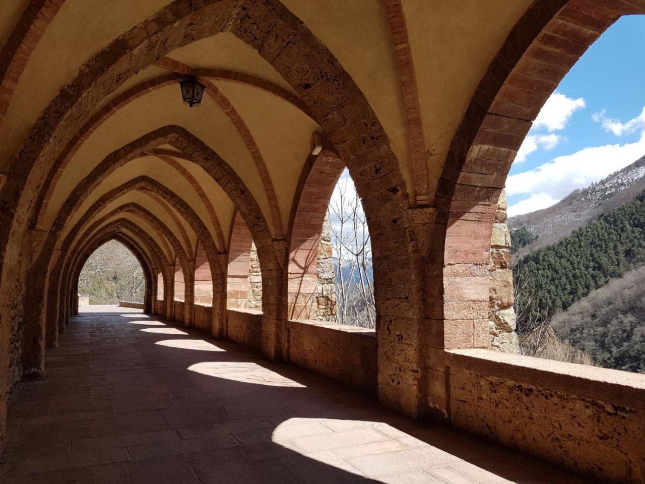 Monasterio De Santa Maria De Valvanera Anguiano ภายนอก รูปภาพ